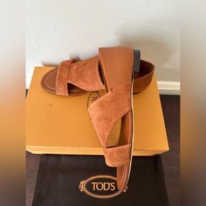 Tod's soft  leather upper/leather lining stylish flat sandal size EU37 /US7